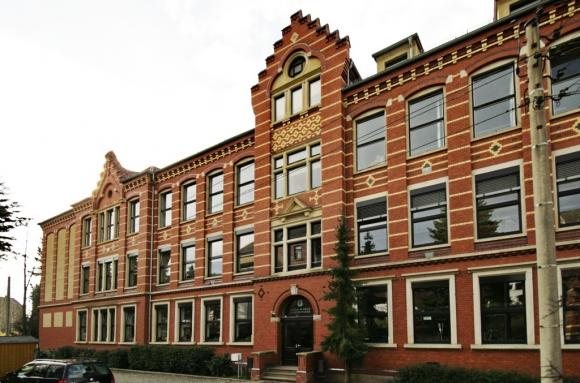 Historisches Backsteingebäude der Oberschule Lichtentanne
